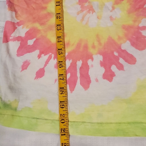 Jr's vintage med crop tank - Picture 3 of 5